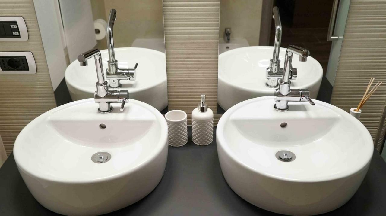 The White Building - Rooms コステロマーノ エクステリア 写真